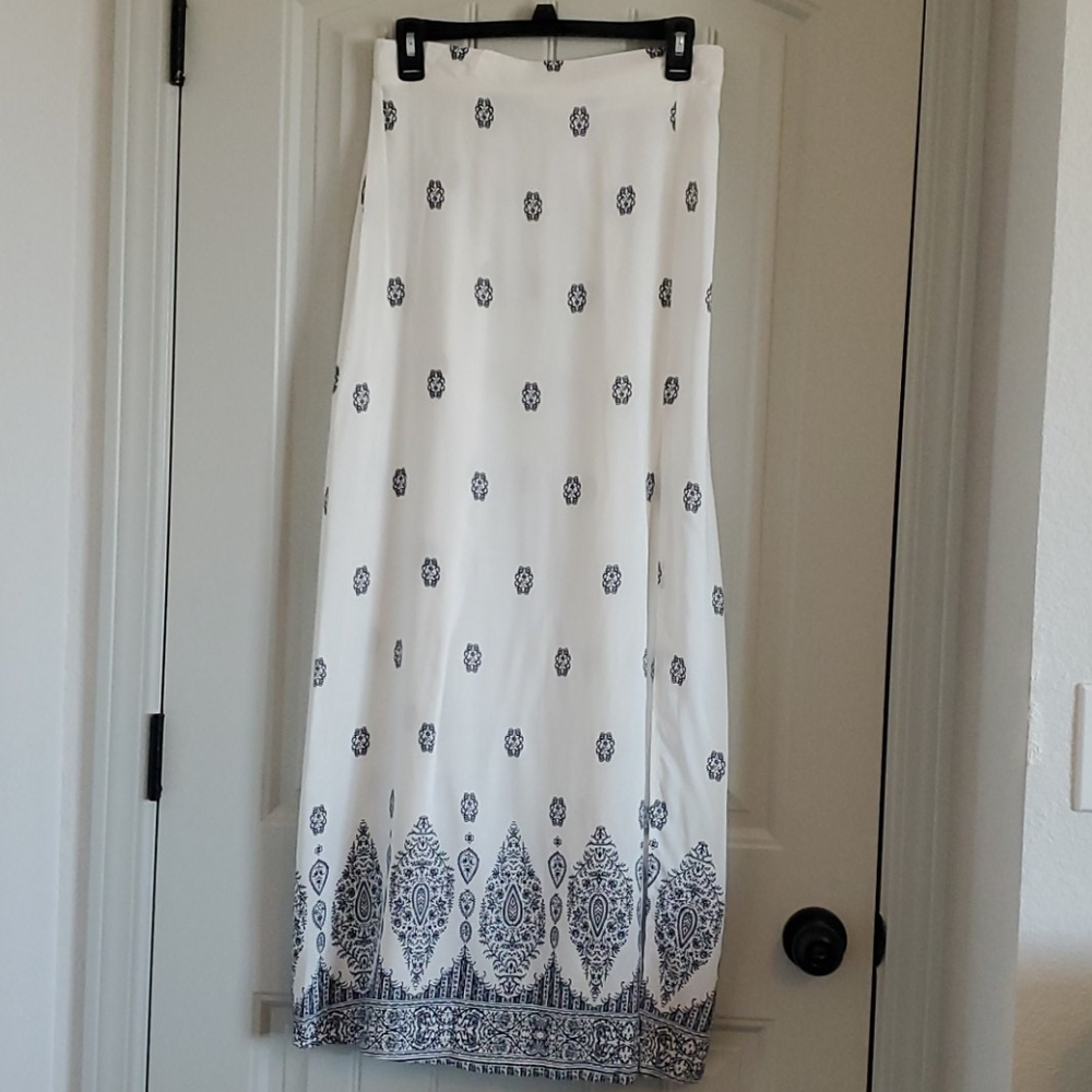 Charlotte Russe Side Slit Skirt- Large